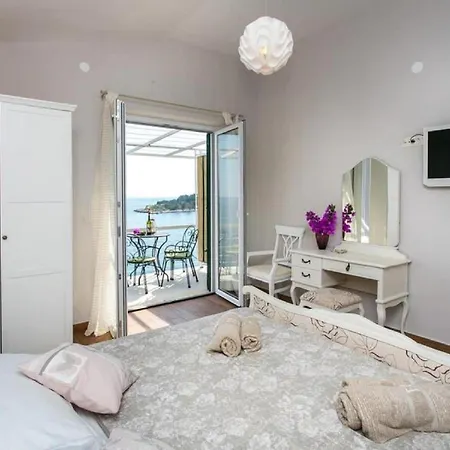 Apartmán Mirjana - Two Bedroom With Balcony And Sea View Sunce