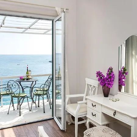 Apartmán Mirjana - Two Bedroom With Balcony And Sea View Sunce
